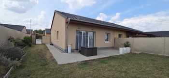 Dům ze zahrady - Pronájem domu 80 m², Postřižín