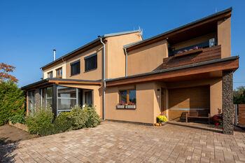 Prodej domu 246 m², Babice