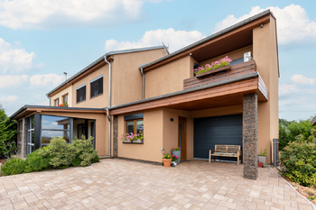 Prodej domu 363 m², Sulice