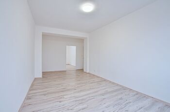 Pronájem bytu 2+1 v osobním vlastnictví 58 m², Aš