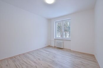 Pronájem bytu 2+1 v osobním vlastnictví 58 m², Aš