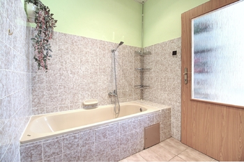 koupelna - Prodej domu 74 m², Milostín