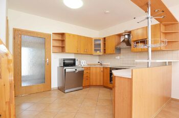 Pronájem domu 82 m², Hostivice