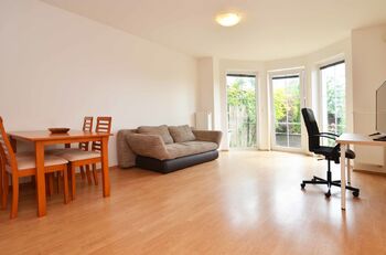 Pronájem domu 82 m², Hostivice
