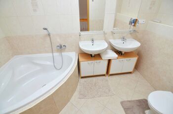 Pronájem domu 82 m², Hostivice