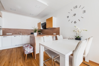 Kuchyňský kout - Pronájem bytu 3+kk v osobním vlastnictví 75 m², Praha 9 - Čakovice