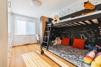 Dětský pokoj - Pronájem bytu 3+kk v osobním vlastnictví 75 m², Praha 9 - Čakovice