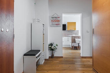 Chodba  - Pronájem bytu 3+kk v osobním vlastnictví 75 m², Praha 9 - Čakovice