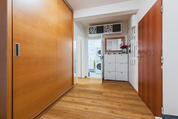 Chodba  - Pronájem bytu 3+kk v osobním vlastnictví 75 m², Praha 9 - Čakovice