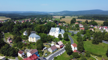 Jindřichovice s kostelem - Prodej domu 510 m², Jindřichovice