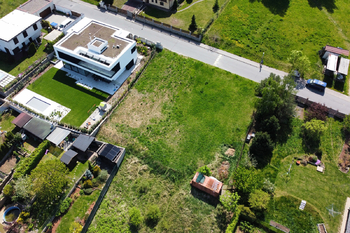 Prodej pozemku 981 m², Jesenice