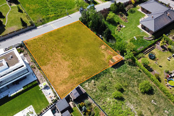 Prodej pozemku 981 m², Jesenice