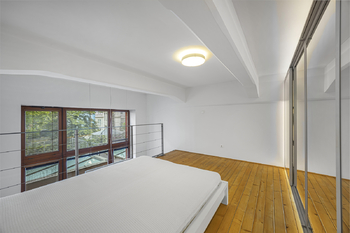 Pronájem bytu 1+kk v osobním vlastnictví 40 m², Praha 8 - Libeň