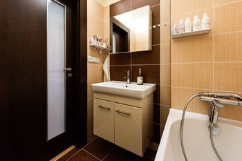 Byt 3+1, po kompletní nadstandardní rekonstrukci, 73 m2+lodžie, Horníkova, Líšeň, Brno - Prodej bytu 3+1 v osobním vlastnictví 77 m², Brno