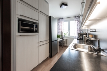Byt 3+1, po kompletní nadstandardní rekonstrukci, 73 m2+lodžie, Horníkova, Líšeň, Brno - Prodej bytu 3+1 v osobním vlastnictví 77 m², Brno