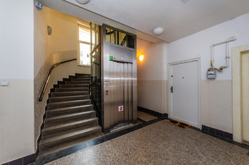 Prodej bytu 4+1 v osobním vlastnictví 175 m², Praha 7 - Holešovice