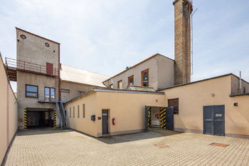 Prodej výrobních prostor 1161 m², Nechanice