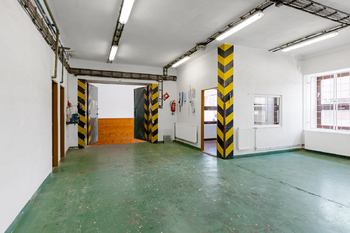 Prodej výrobních prostor 1161 m², Nechanice