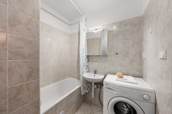 Pronájem bytu 1+1 v osobním vlastnictví 29 m², Praha 8 - Troja