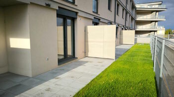 Terasa s předzahrádkou - Pronájem bytu 2+kk v osobním vlastnictví 83 m², Brandýs nad Labem-Stará Boleslav