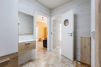 Prodej bytu 2+kk v osobním vlastnictví 56 m², Karlovy Vary