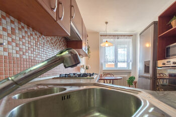 Pronájem bytu 2+1 v družstevním vlastnictví 62 m², Hradec Králové