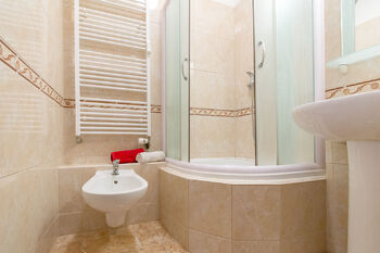 Pronájem bytu 2+1 v družstevním vlastnictví 62 m², Hradec Králové