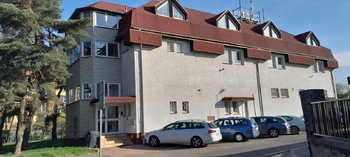 Pohled na dům - Pronájem kancelářských prostor 185 m², Praha 10 - Strašnice