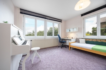 Pokoj 2 v přízemí - Prodej domu 182 m², Kutná Hora