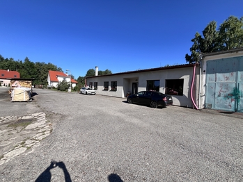 Pronájem výrobních prostor 1100 m², Olešná