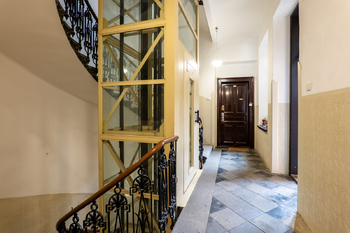 Prodej bytu 1+kk v osobním vlastnictví 42 m², Praha 1 - Staré Město