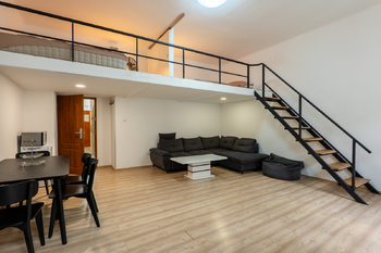 Prodej bytu 1+kk v osobním vlastnictví 42 m², Praha 1 - Staré Město