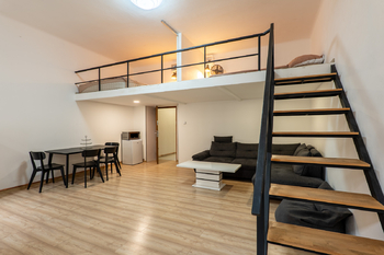 Prodej bytu 1+kk v osobním vlastnictví 42 m², Praha 1 - Staré Město