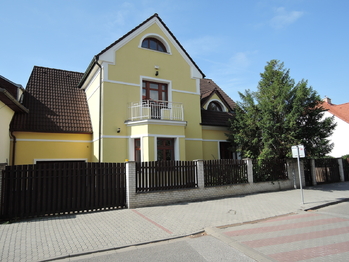 Pronájem domu 280 m², Beroun