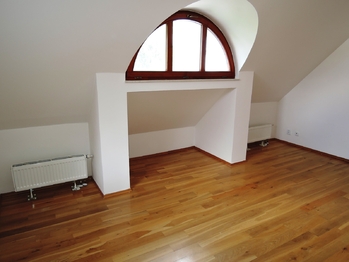 Pronájem domu 280 m², Beroun
