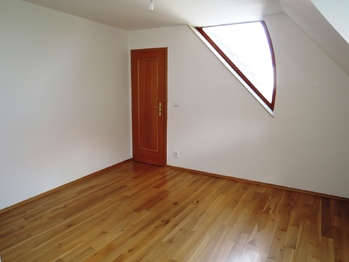 Pronájem domu 280 m², Beroun
