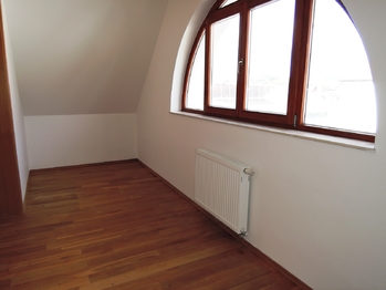 Pronájem domu 280 m², Beroun