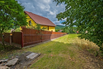 Prodej pozemku 908 m², Jince