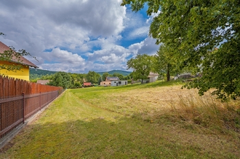 Prodej pozemku 908 m², Jince