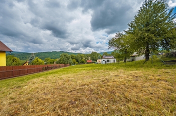 Prodej pozemku 908 m², Jince