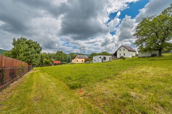 Prodej pozemku 908 m², Jince