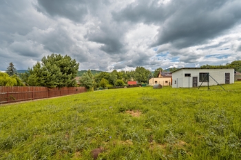 Prodej pozemku 908 m², Jince