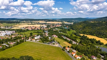 Prodej pozemku 908 m², Jince