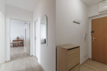 Pronájem bytu 2+kk v osobním vlastnictví 48 m², Praha 8 - Troja