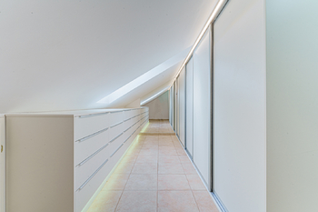 Prodej domu 306 m², Zlatníky-Hodkovice