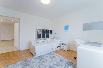 Prodej domu 306 m², Zlatníky-Hodkovice