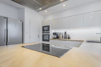 Prodej domu 306 m², Zlatníky-Hodkovice
