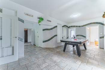 Prodej domu 306 m², Zlatníky-Hodkovice
