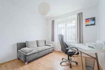 Prodej domu 306 m², Zlatníky-Hodkovice