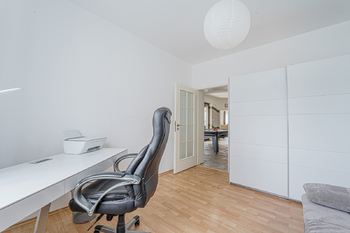 Prodej domu 306 m², Zlatníky-Hodkovice